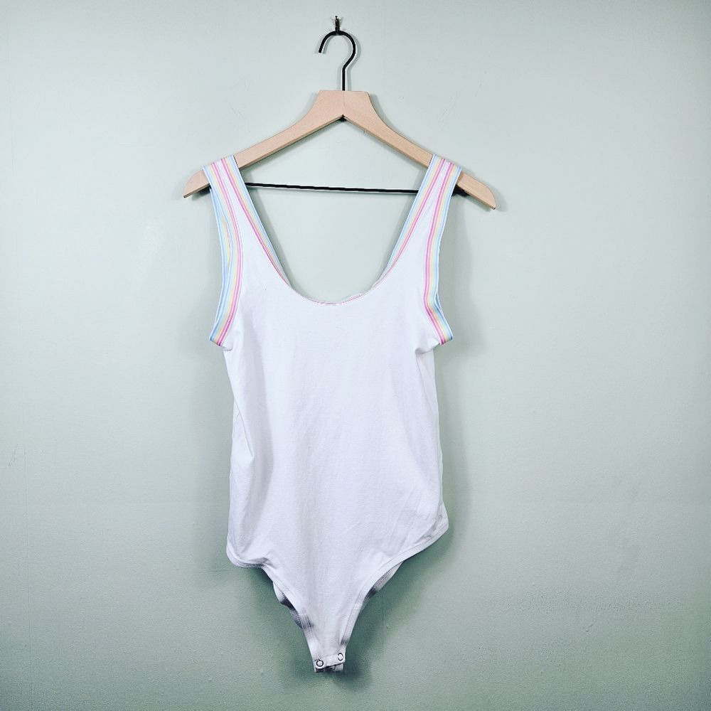 Torrid Rainbow Trim Scoop Neck Bodysuit – White Size 00